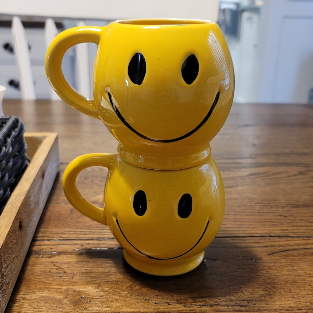 Vintage 60-70s McCoy Pottery USA Ceramic Yellow Smiley Happy Face Mug Coffee Cup